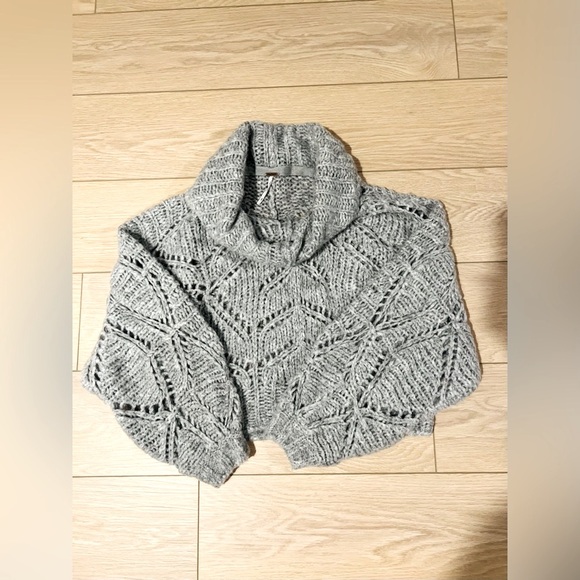 Free People Nimbus Cloud Cowl Neck Cropped Sweater size small gray - Picture 2 of 8